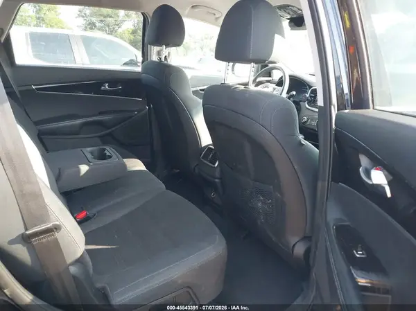 5XYPG4A35KG570955 2019 KIA SORENTO - Image 8