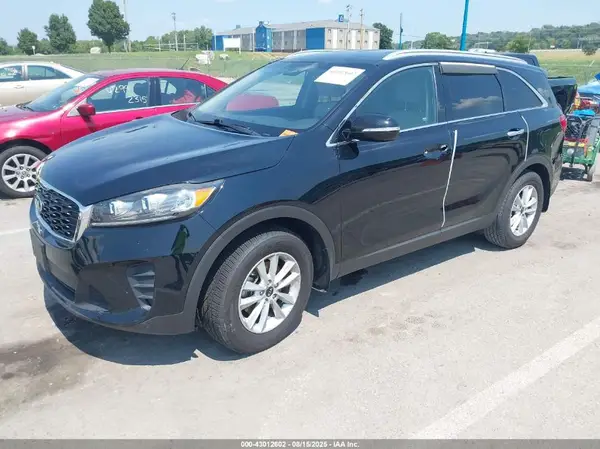 5XYPG4A35KG572575 2019 KIA SORENTO - Image 2