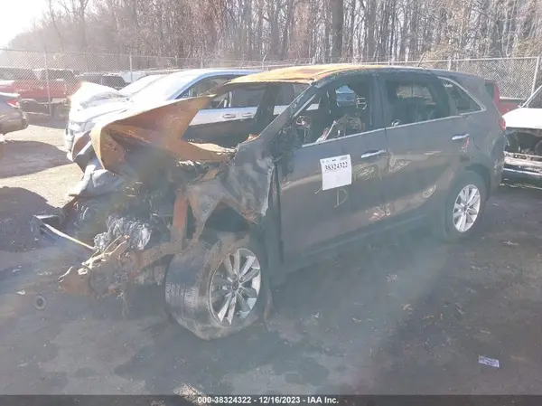 5XYPG4A35KG574441 2019 KIA SORENTO - Image 2