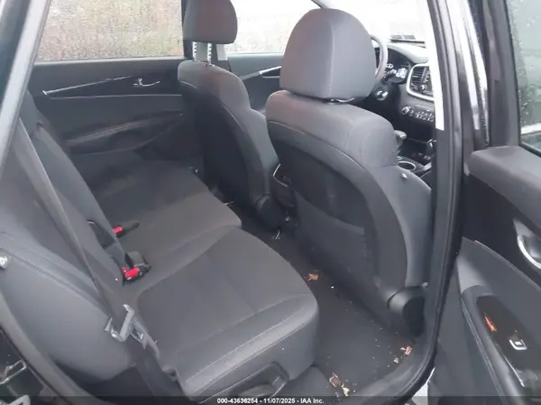 5XYPG4A35KG575315 2019 KIA SORENTO - Image 8