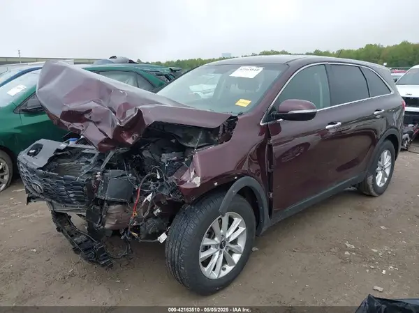 5XYPG4A35KG576447 2019 KIA SORENTO - Image 2