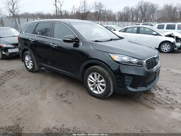 5XYPG4A35KG576609 2019 KIA SORENTO - Image 1