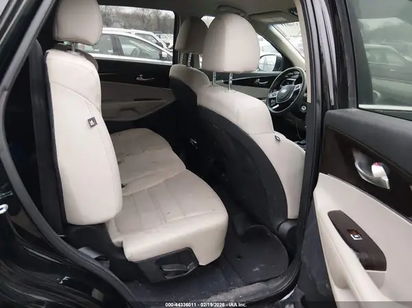 5XYPG4A35KG576609 2019 KIA SORENTO - Image 8