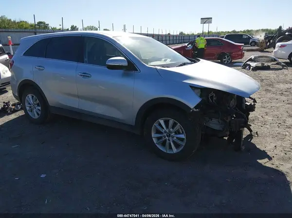 5XYPG4A35KG576769 2019 KIA SORENTO - Image 1