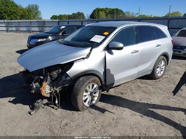 5XYPG4A35KG576769 2019 KIA SORENTO - Image 2