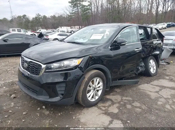 5XYPG4A35KG577338 2019 KIA SORENTO - Image 2