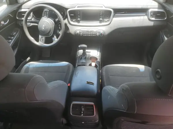 5XYPG4A35KG577565 2019 KIA SORENTO - Image 8