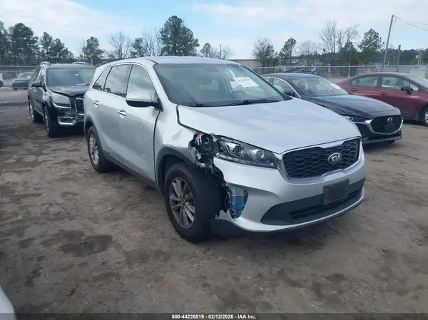 5XYPG4A35KG577629 2019 KIA SORENTO - Image 1