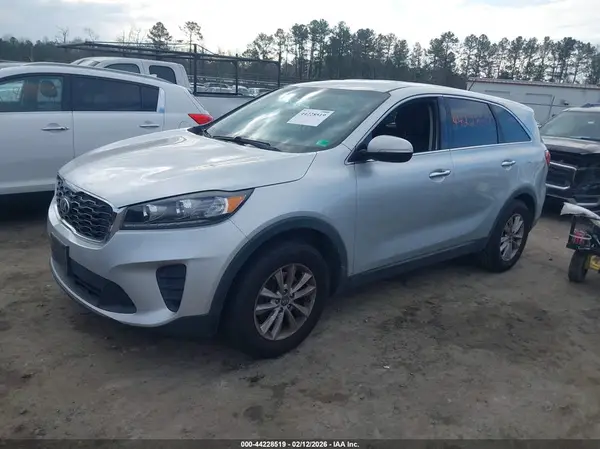 5XYPG4A35KG577629 2019 KIA SORENTO - Image 2