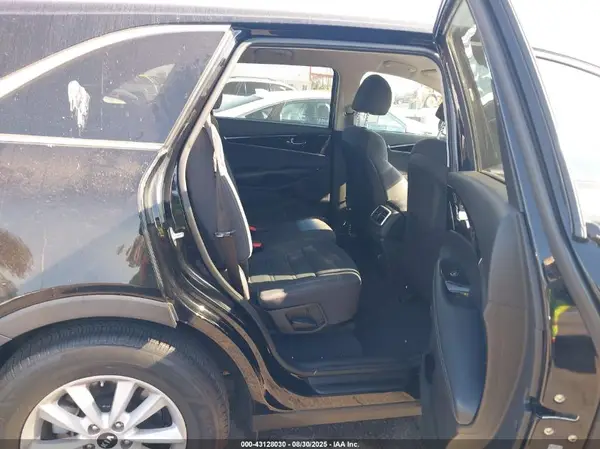 5XYPG4A35KG579090 2019 KIA SORENTO - Image 8