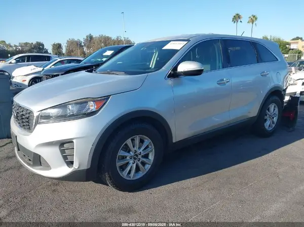 5XYPG4A35KG580014 2019 KIA SORENTO - Image 2