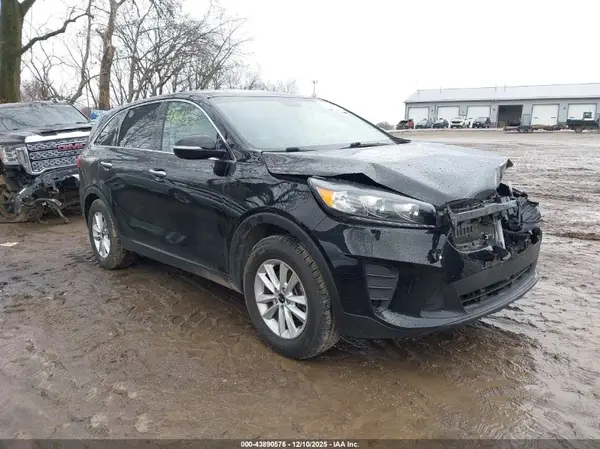 5XYPG4A35KG581213 2019 KIA SORENTO - Image 1