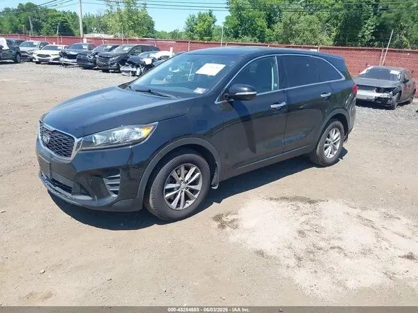 5XYPG4A35KG583950 2019 KIA SORENTO - Image 2