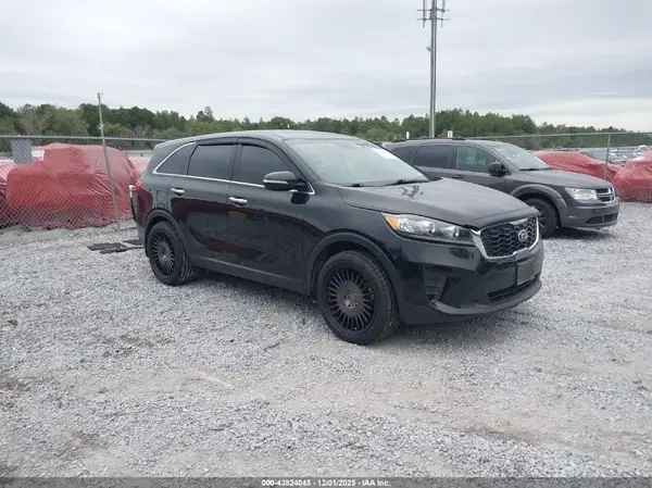 5XYPG4A35KG585374 2019 KIA SORENTO - Image 1