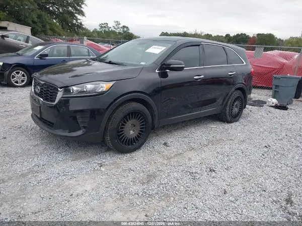 5XYPG4A35KG585374 2019 KIA SORENTO - Image 2