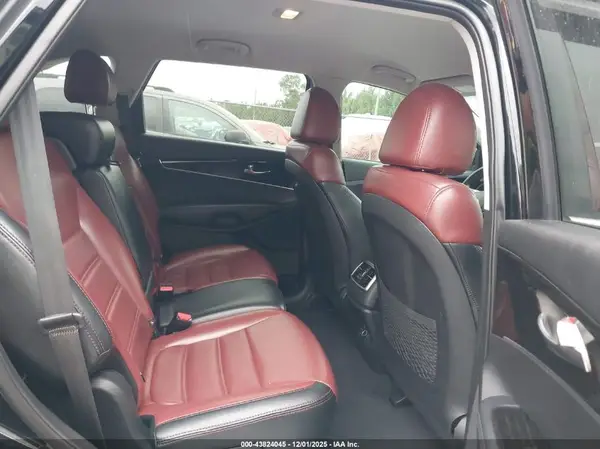 5XYPG4A35KG585374 2019 KIA SORENTO - Image 8