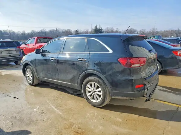5XYPG4A35KG586251 2019 KIA SORENTO - Image 2