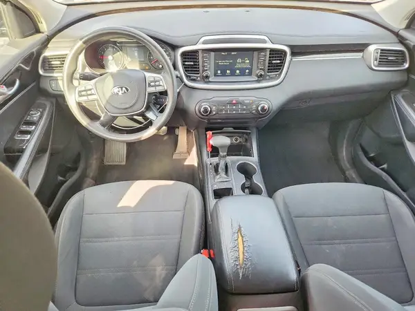 5XYPG4A35KG587464 2019 KIA SORENTO - Image 8