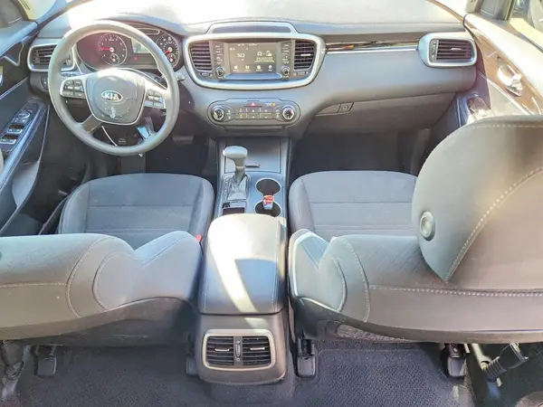 5XYPG4A35KG595905 2019 KIA SORENTO - Image 8