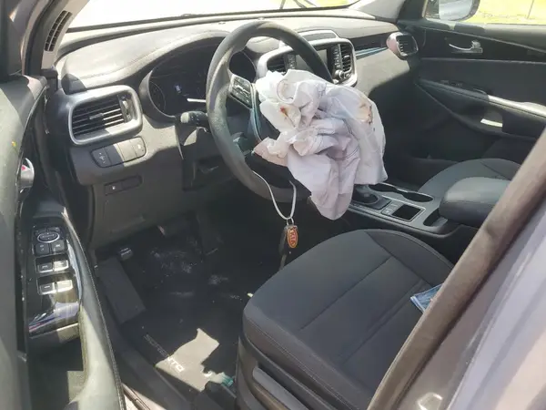 5XYPG4A35KG602853 2019 KIA SORENTO - Image 8