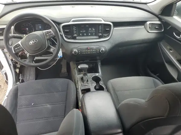 5XYPG4A35KG605719 2019 KIA SORENTO - Image 8