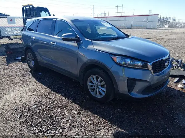 5XYPG4A35KG610984 2019 KIA SORENTO - Image 1