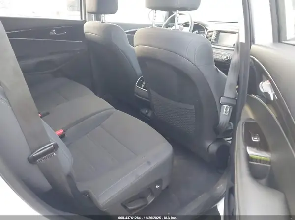 5XYPG4A35LG644747 2020 KIA SORENTO - Image 8