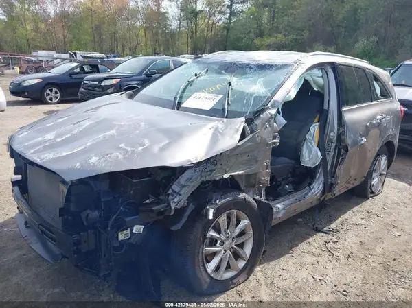 5XYPG4A36GG005573 2016 KIA SORENTO - Image 2