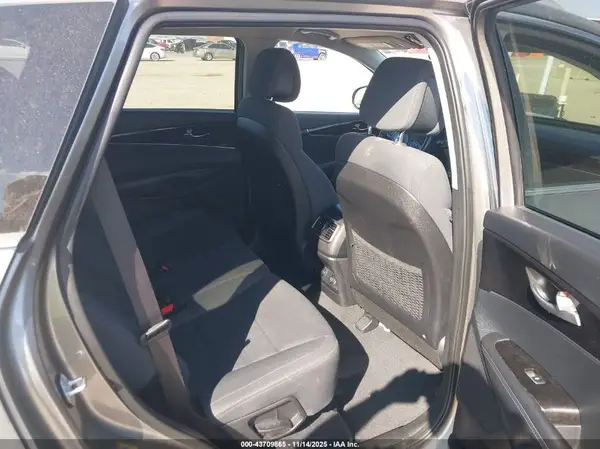 5XYPG4A36GG016928 2016 KIA SORENTO - Image 8