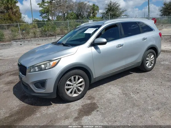 5XYPG4A36GG018971 2016 KIA SORENTO - Image 2
