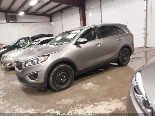 5XYPG4A36GG019425 2016 KIA SORENTO - Image 2