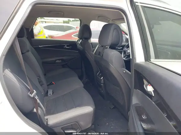 5XYPG4A36GG019487 2016 KIA SORENTO - Image 8