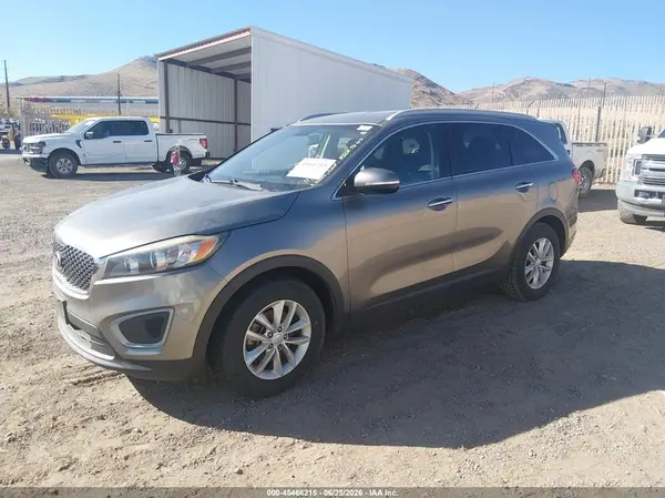 5XYPG4A36GG031820 2016 KIA SORENTO - Image 2