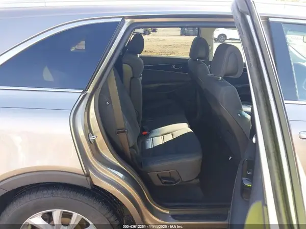 5XYPG4A36GG037035 2016 KIA SORENTO - Image 8