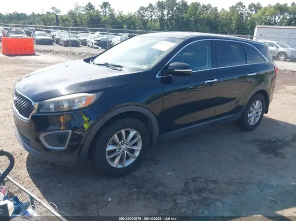 5XYPG4A36GG064025 2016 KIA SORENTO - Image 2