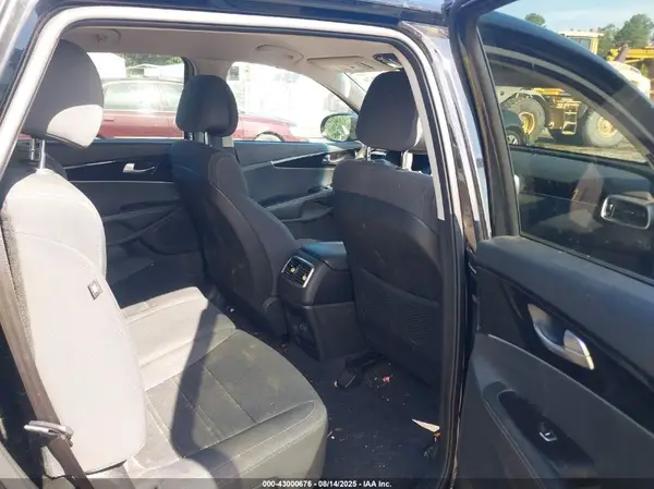5XYPG4A36GG064025 2016 KIA SORENTO - Image 8