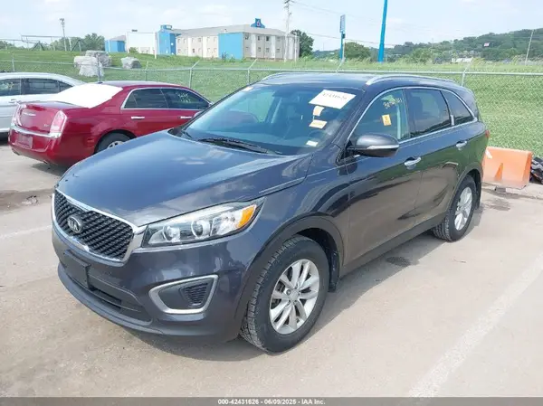 5XYPG4A36GG091368 2016 KIA SORENTO - Image 2
