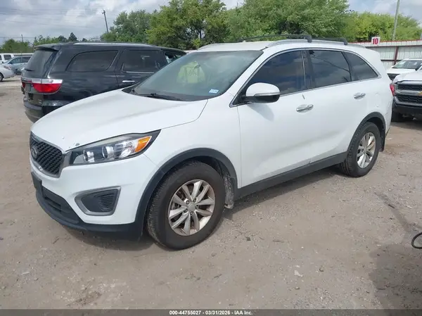 5XYPG4A36GG098143 2016 KIA SORENTO - Image 2
