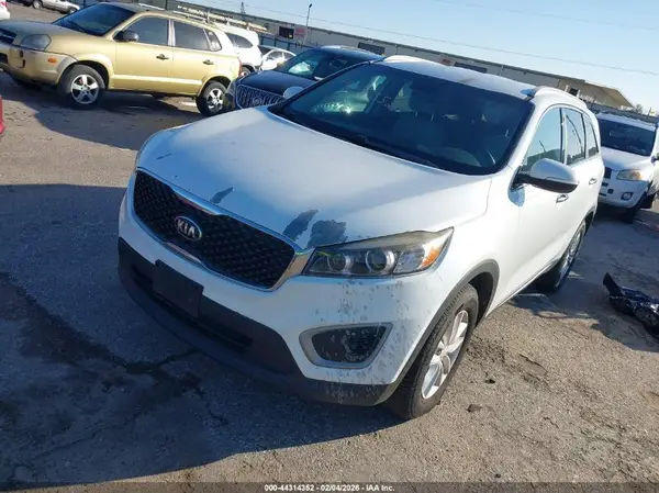 5XYPG4A36GG133828 2016 KIA SORENTO - Image 2