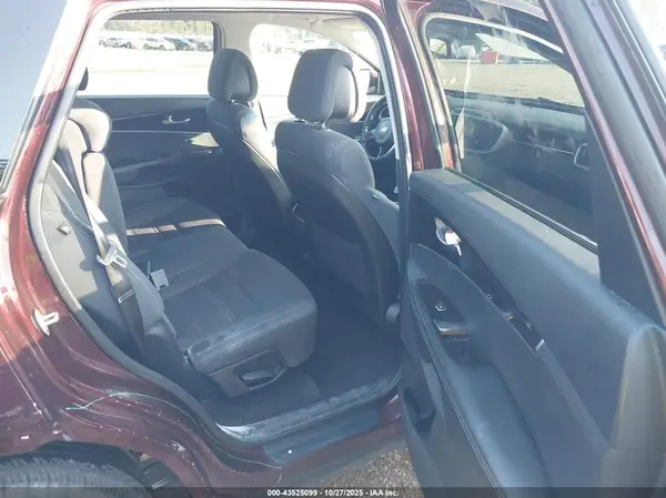 5XYPG4A36GG140438 2016 KIA SORENTO - Image 8