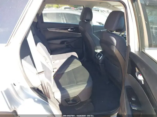 5XYPG4A36GG167669 2016 KIA SORENTO - Image 8