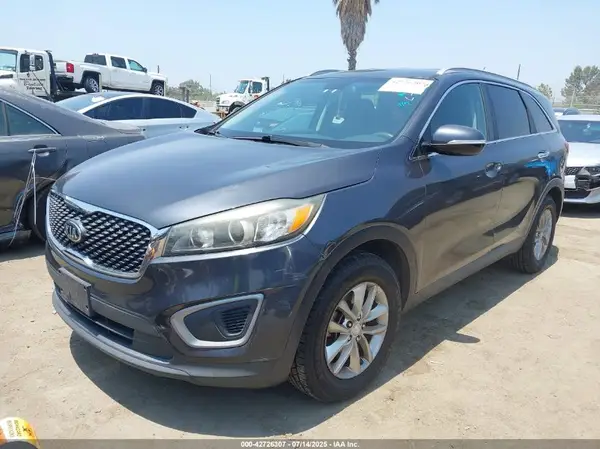 5XYPG4A36GG170717 2016 KIA SORENTO - Image 2