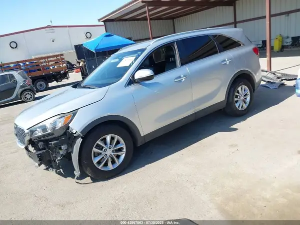 5XYPG4A36GG183306 2016 KIA SORENTO - Image 2