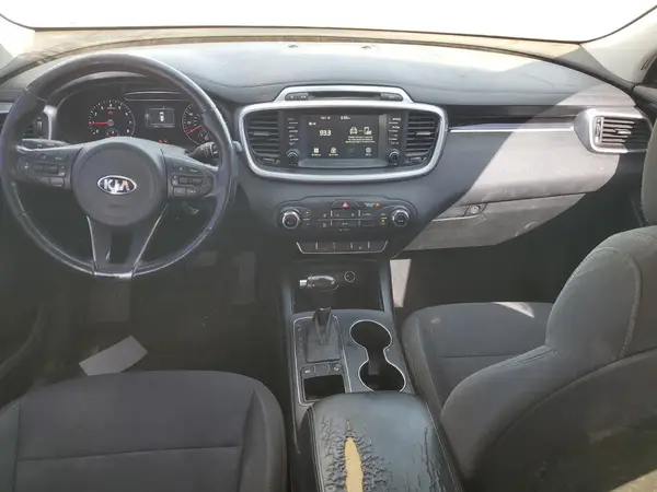 5XYPG4A36HG189012 2017 KIA SORENTO - Image 8
