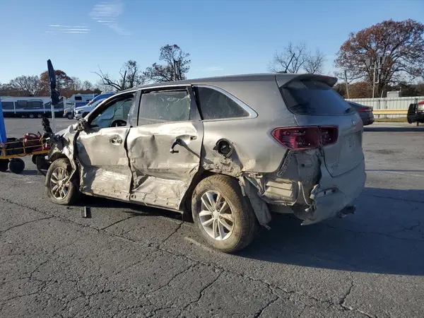 5XYPG4A36HG193545 2017 KIA SORENTO - Image 2