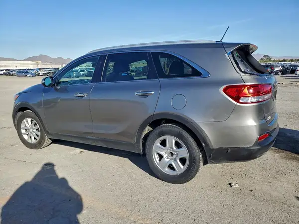 5XYPG4A36HG201997 2017 KIA SORENTO - Image 2