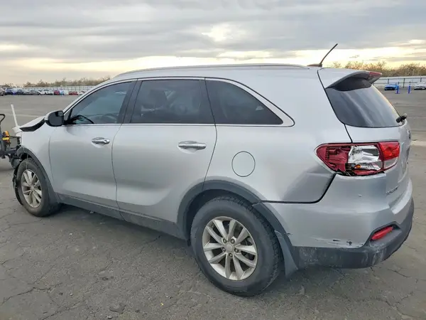5XYPG4A36HG207587 2017 KIA SORENTO - Image 2
