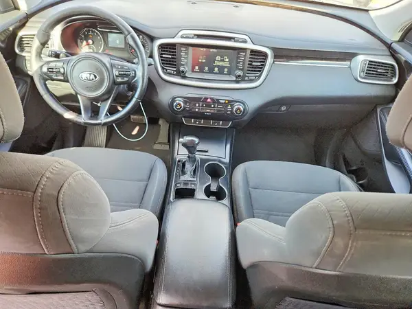 5XYPG4A36HG212143 2017 KIA SORENTO - Image 8