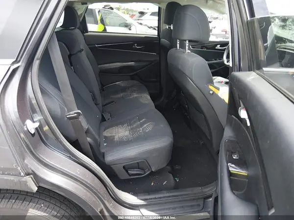 5XYPG4A36HG218489 2017 KIA SORENTO - Image 8