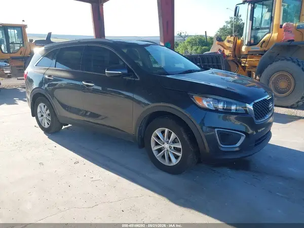 5XYPG4A36HG220467 2017 KIA SORENTO - Image 1